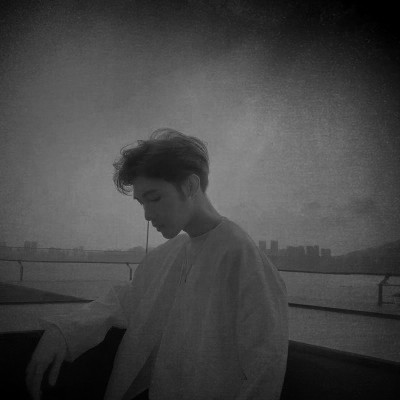 黑白男人头像图片