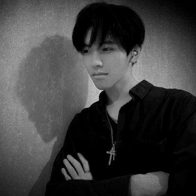黑白男人头像图片
