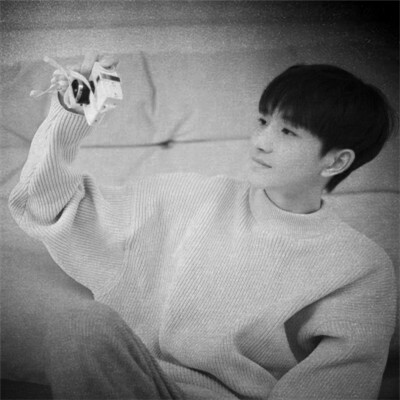 黑白男人头像图片