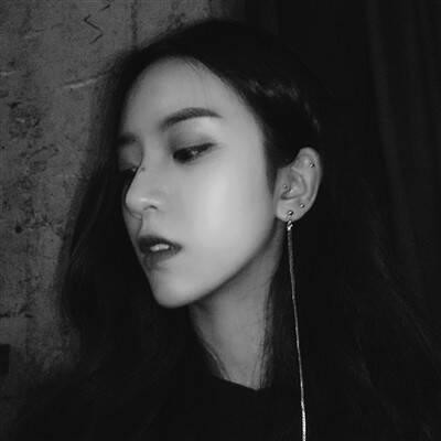 慵懒风颓废女生头像