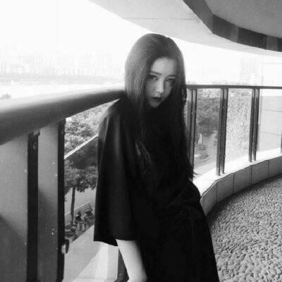 慵懒风颓废女生头像