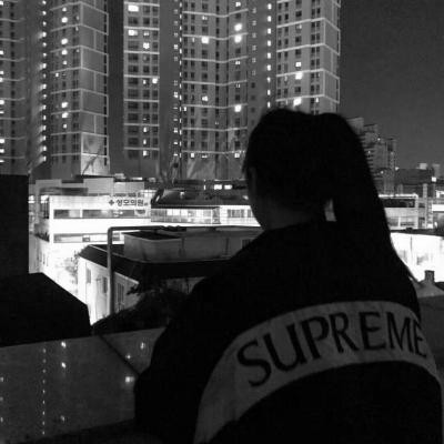 慵懒风颓废女生头像
