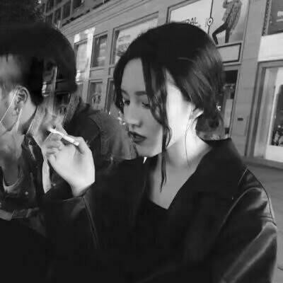 慵懒风颓废女生头像