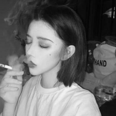 慵懒风颓废女生头像