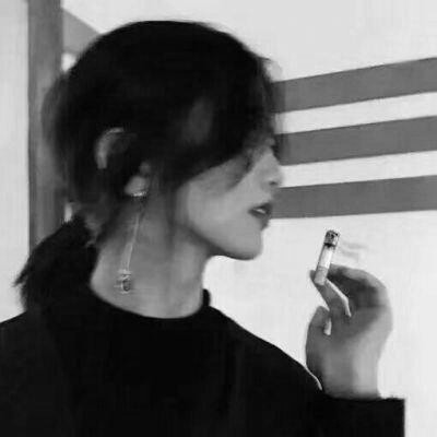 慵懒风颓废女生头像