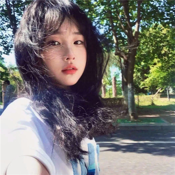 真人女生微信高级氛围头像图片