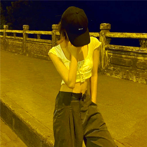 高级女生侧脸头像小众背影时尚图片