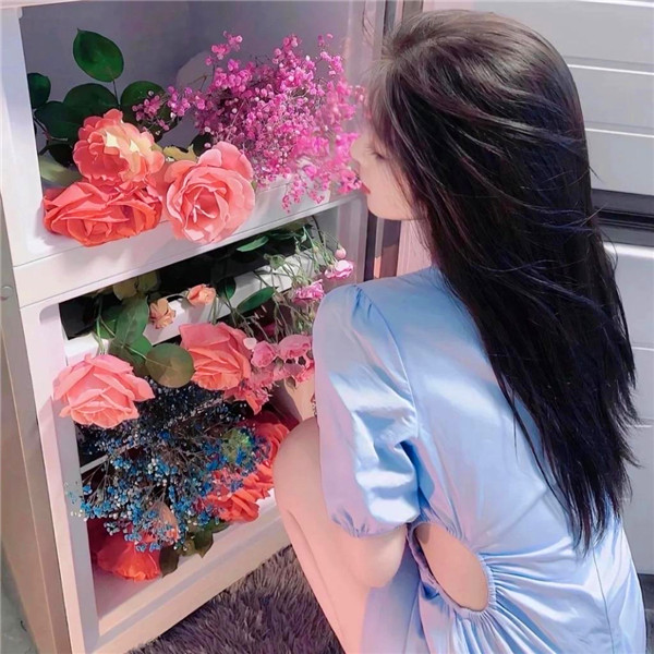 高级女生侧脸头像小众背影时尚图片