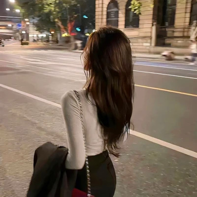 头像图片2025最火爆背影女