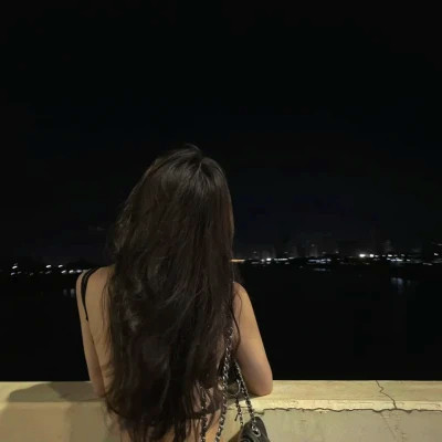 头像图片2025最火爆背影女