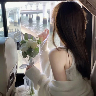 头像图片2025最火爆背影女