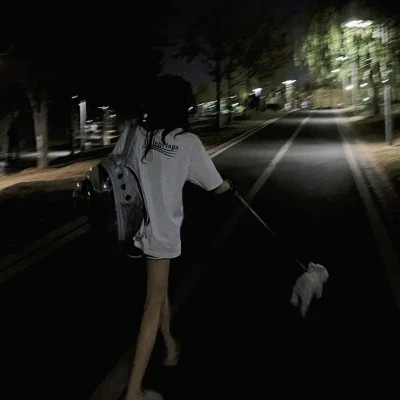 高级感背影头像女