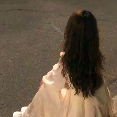 高级感背影头像女