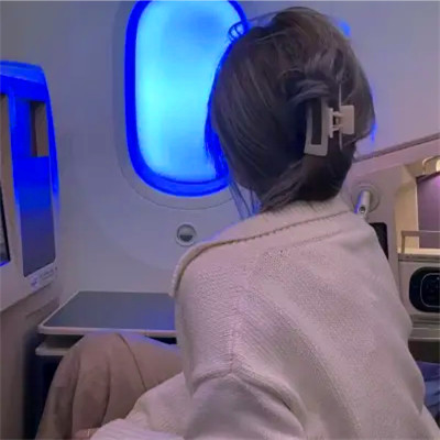 高级感背影头像女