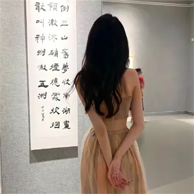 高级感背影头像女