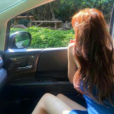 高级感背影头像女