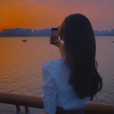 少女背影图片唯美微信头像