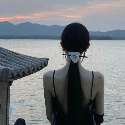 少女背影图片唯美微信头像