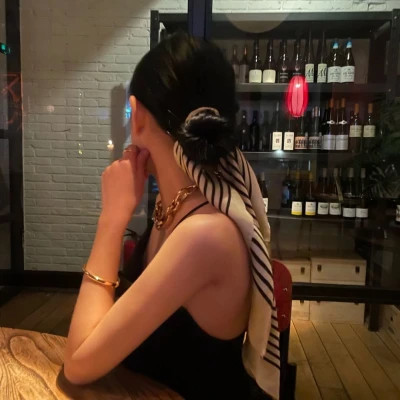 少女背影图片唯美微信头像