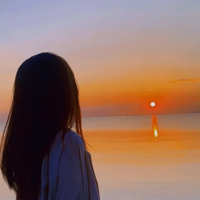 少女背影图片唯美微信头像