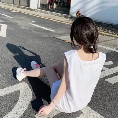 女生头像温柔干净气质背影