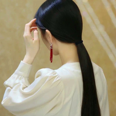 女生头像温柔干净气质背影