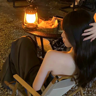 女生头像温柔干净气质背影