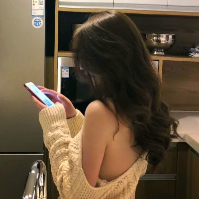 女头像真人图片背影