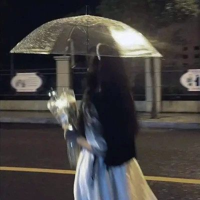 女头像真人图片背影