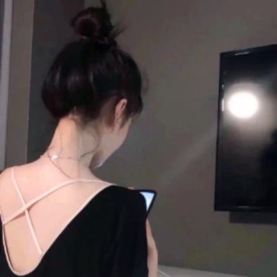 女头像真人图片背影