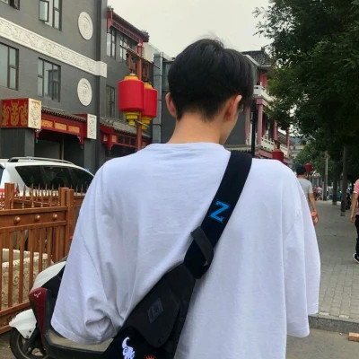 背影男头