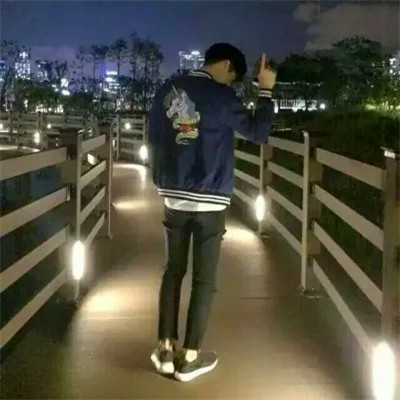 背影男头
