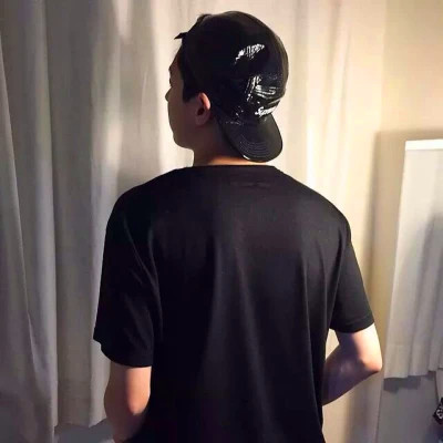 背影男头