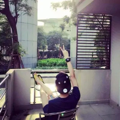 背影男头