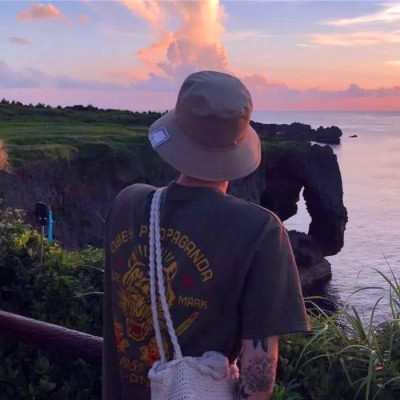 超火超好看的背影头像男生 