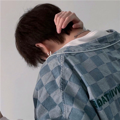 超火超好看的背影头像男生 