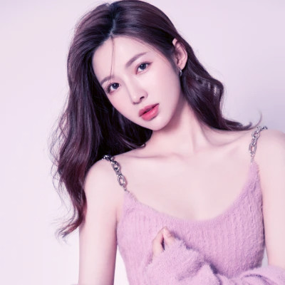 绝美好看的美女头像