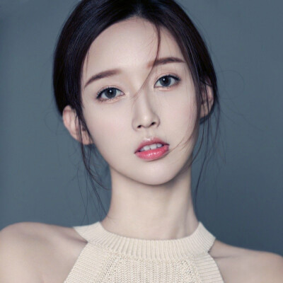 绝美好看的美女头像