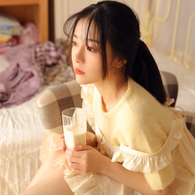超火真人女生好看的图片头像