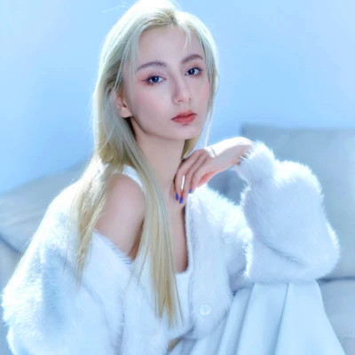 超火真人女生好看的图片头像