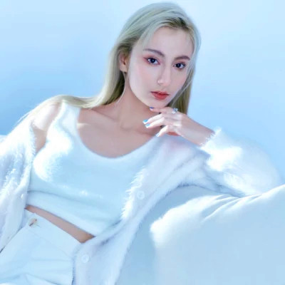 超火真人女生好看的图片头像