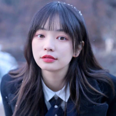 超火真人女生好看的图片头像