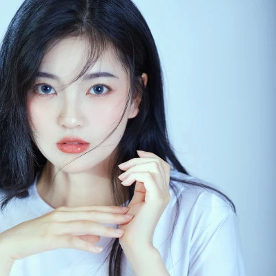 超火真人女生好看的图片头像