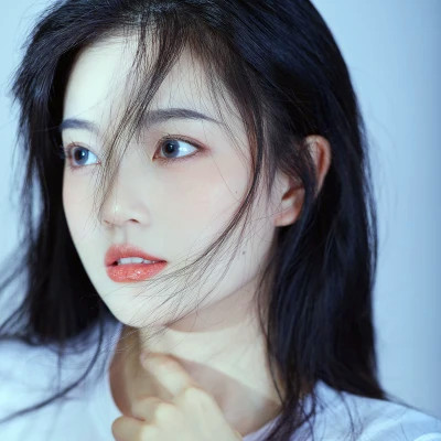 超火真人女生好看的图片头像