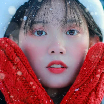 超火真人女生好看的图片头像