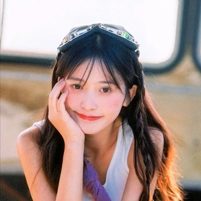 女人高雅温柔头像