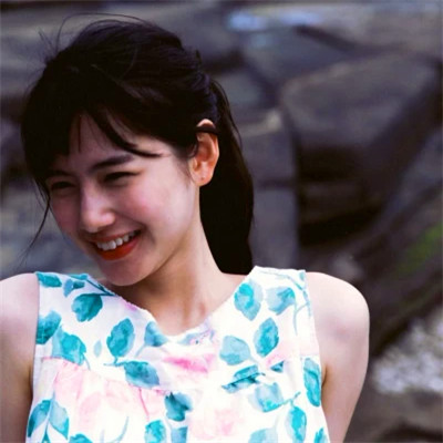 女人高雅温柔头像