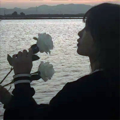 女人高雅温柔头像