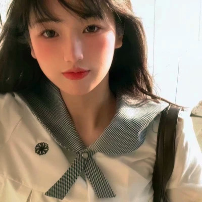 女人高雅温柔头像