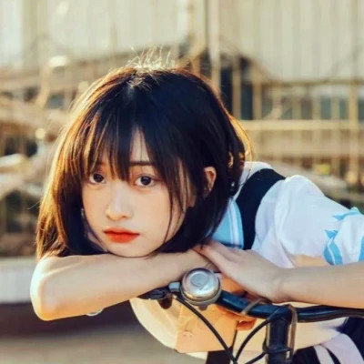 女人高雅温柔头像